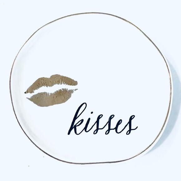 Kisses Trinket Tray - Picture 1 of 1